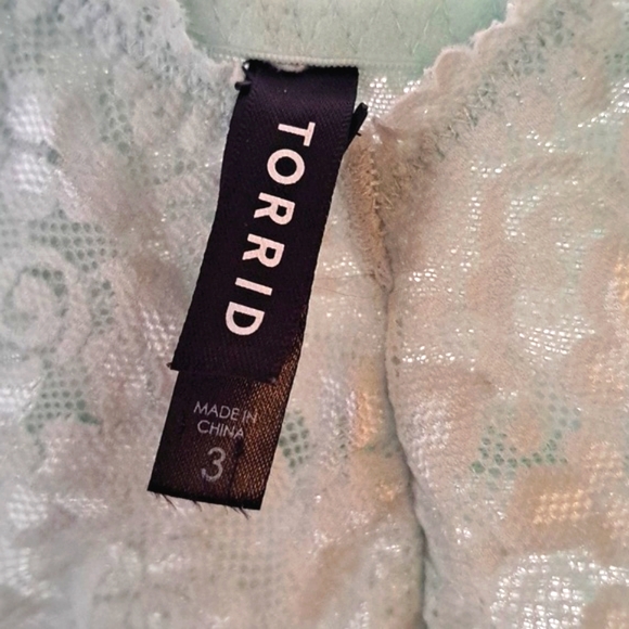 NWOT TORRID LACE CAMI SIZE 3 - Picture 2 of 3